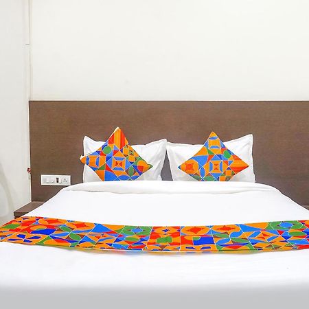 Fabhotel Om Sai - Nr Nashik Railway Station Kültér fotó