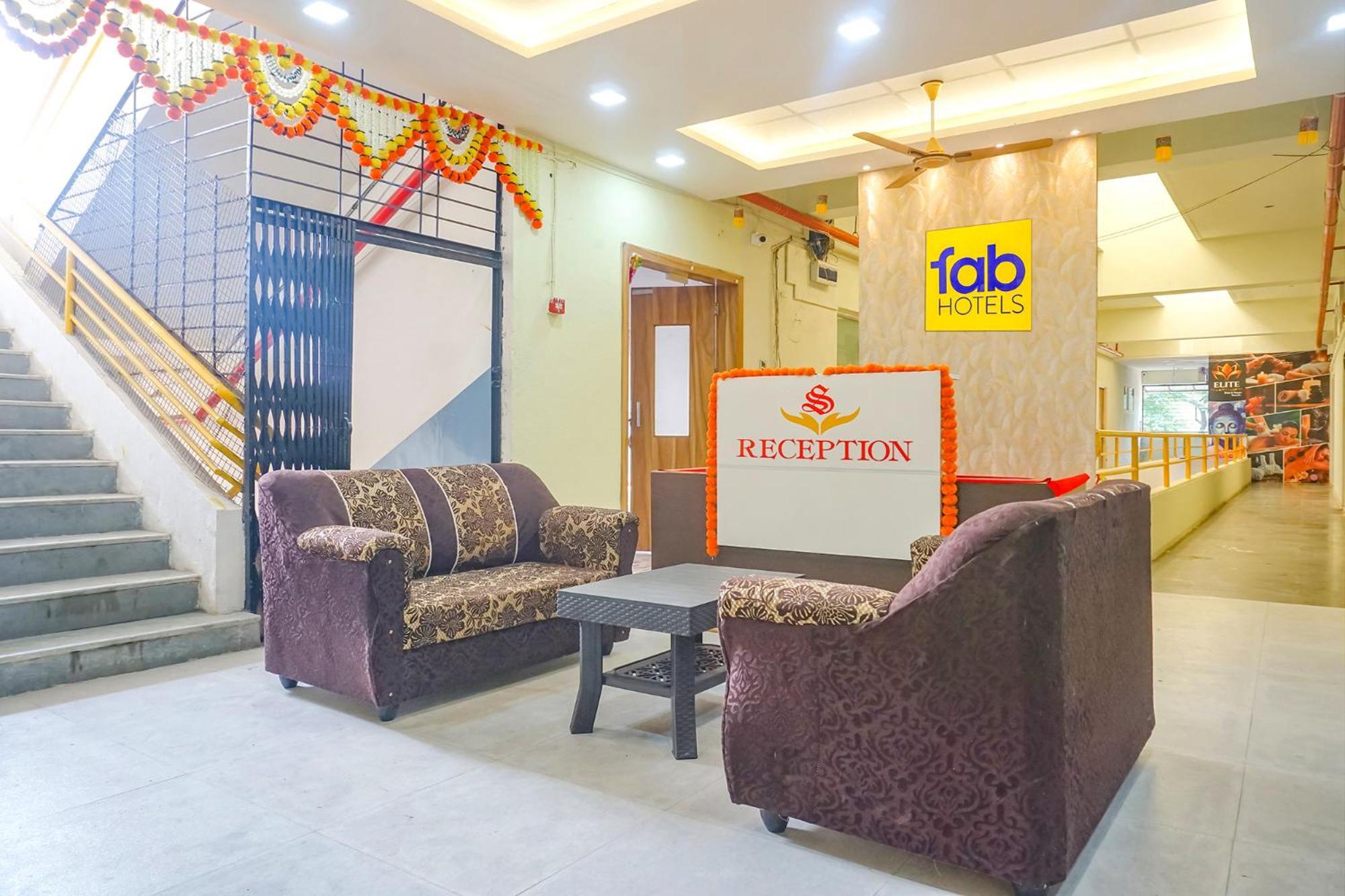 Fabhotel Om Sai - Nr Nashik Railway Station Kültér fotó